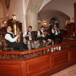 Živá hudba v Hofbrauhaus